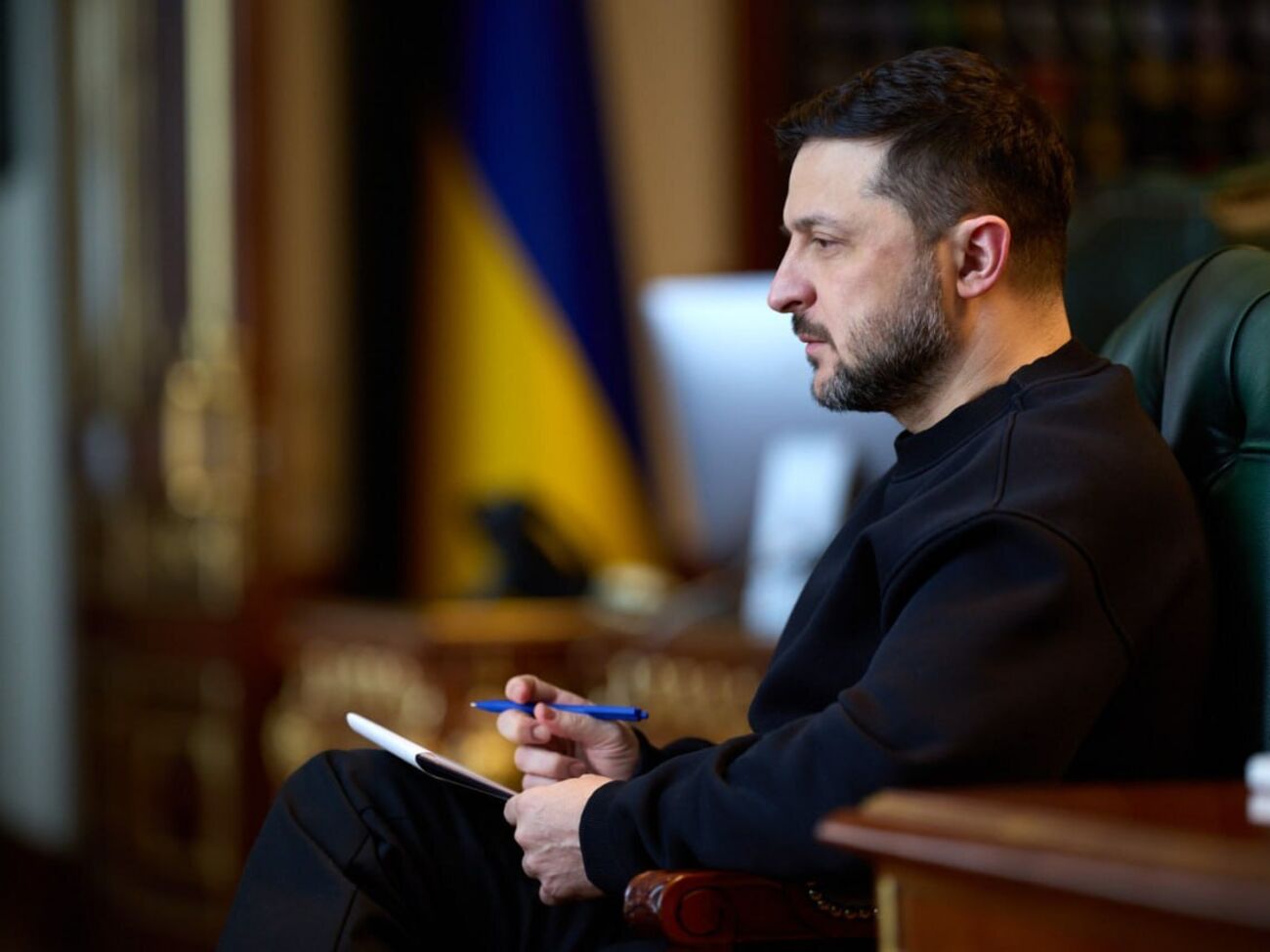 Украина усиливает санкции после массированной атаки РФ, сообщил Зеленский