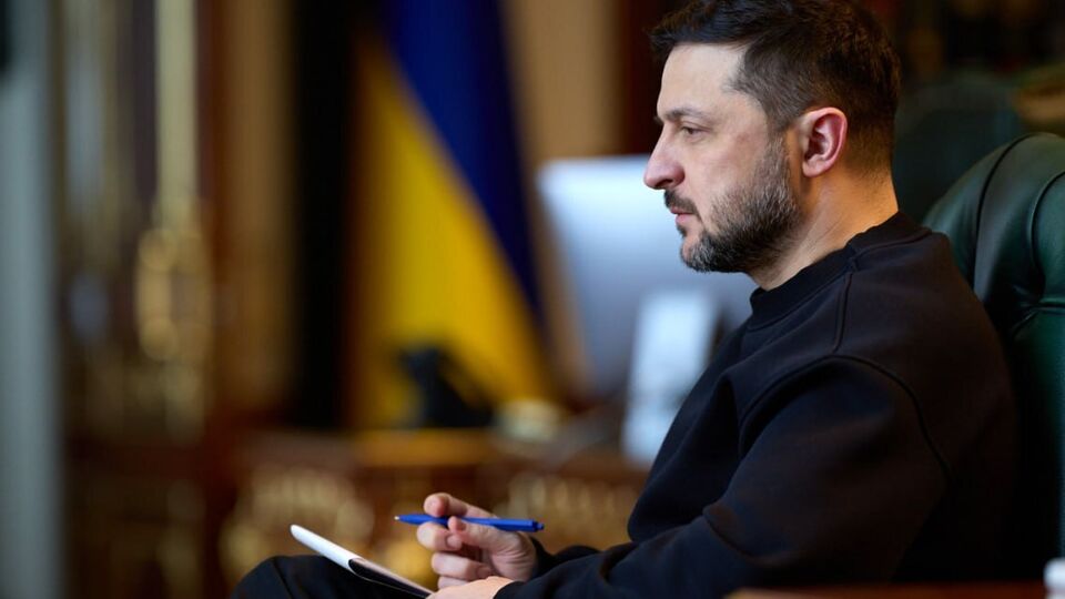 Украина усиливает санкции после массированной атаки РФ, сообщил Зеленский