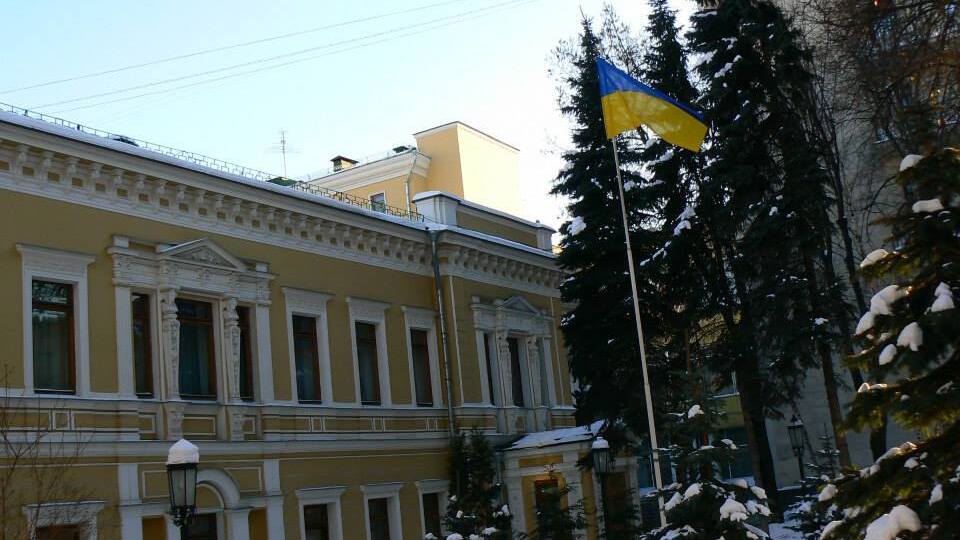 В РФ решили взыскать деньги за электричество в пустом здании посольства