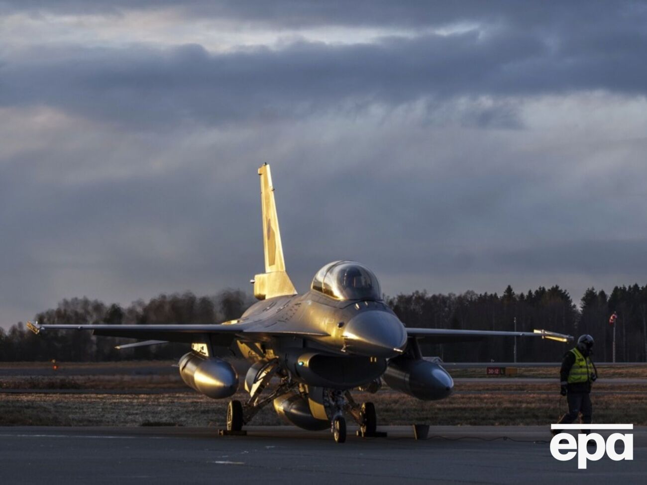 Cніг і низька видимість обмежують роботу винищувачів F-16 і Mirage