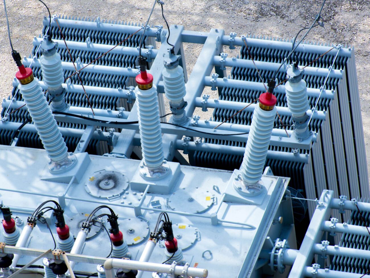 Тарифи на передавання електроенергії впливають на платоспроможність ринку, зазначив Литвиненко