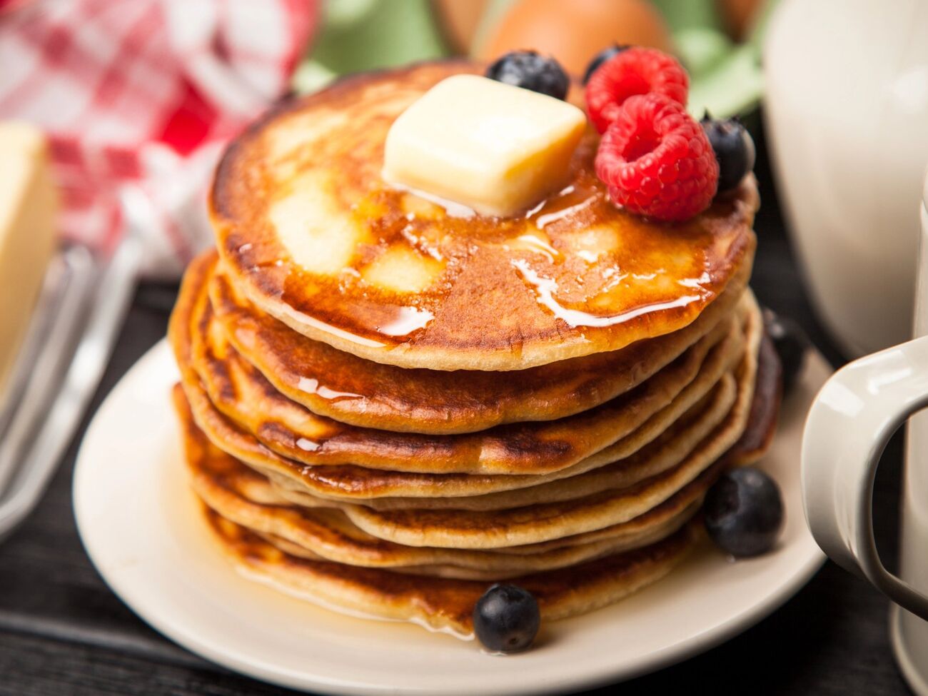 Для тіста знадобляться збиті яєчні білки