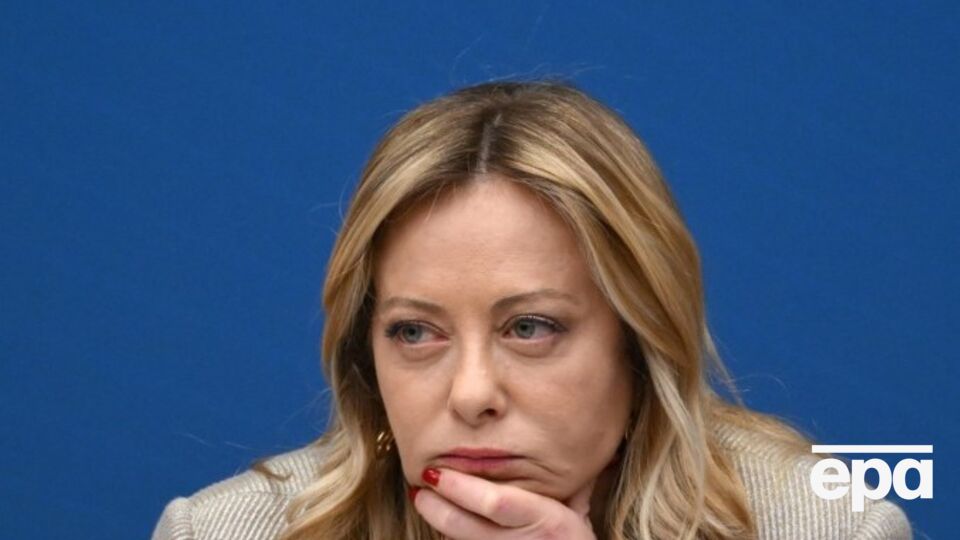 Итальянский премьер встала на защиту правоохранителей и волонтеров, осудив действия протестующих