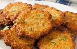 Для дерунів візьміть 400–450 г курячого філе