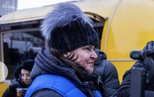 Женщина расплакалась у меня на плече в "пункте несокрушимости". Россияне убили ее мужа дроном прямо на ее глазах