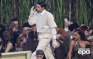 Bad Bunny во время выступления в перерыве Супербоула избегал откровенных политических заявлений