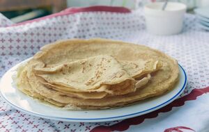 Млинці смажать перед подаванням