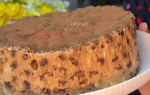 Для торта возьмите 600 г сметаны