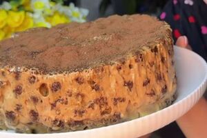 Для торта візьміть 600 г сметани