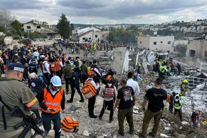 Ракета попала в жилой дом