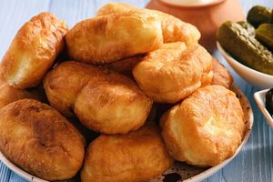 На 2,5 стакана муки понадобится один стакан молока