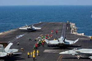 Авіаносець USS Abraham Lincon продовжує свою роботу