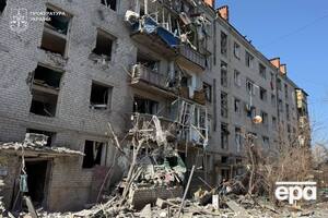 В результате удара повреждены шесть многоэтажек и 10 автомобилей