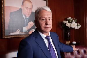 За даними розслідування, частину нерухомості раніше зареєстрували на російські оборонні компанії, пов'язані з Колесовим, а згодом переписали на членів його сім'ї