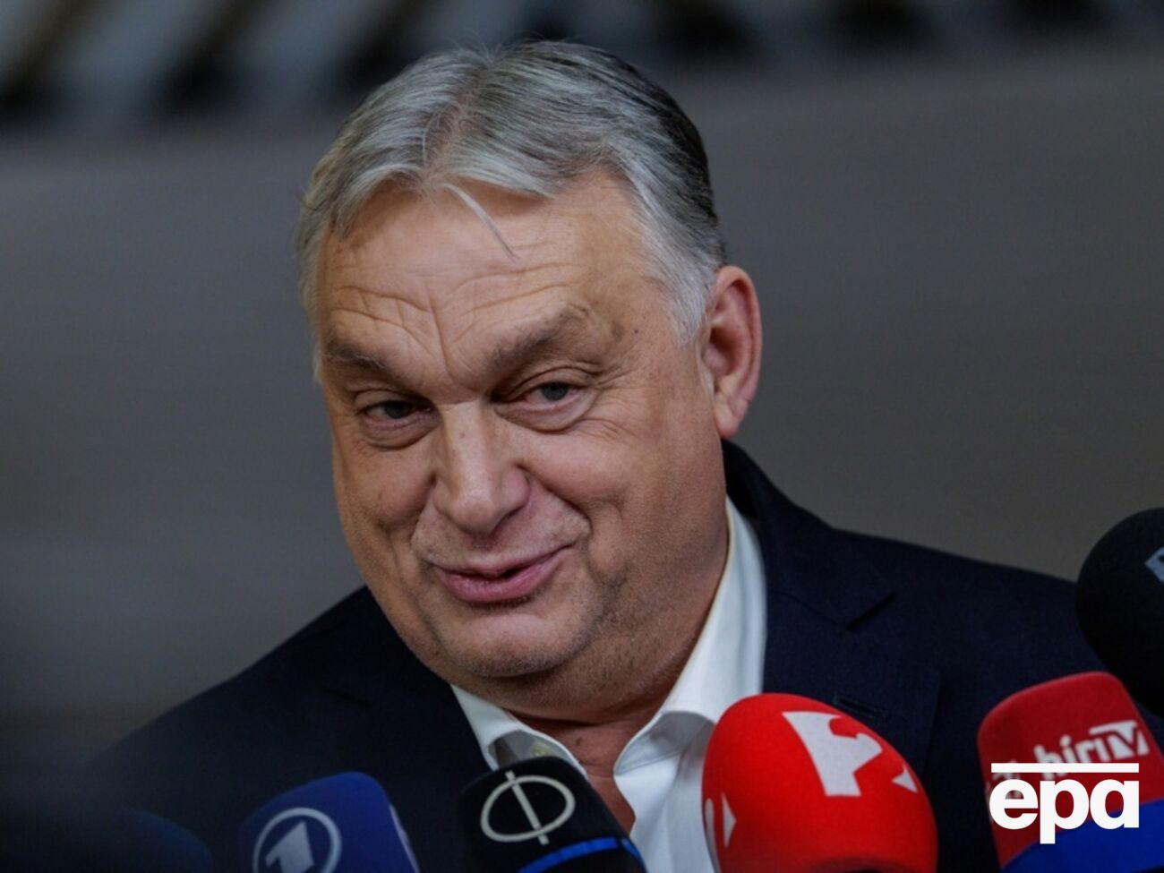 Россияне разворачивают кампанию в поддержку Орбана, пишет издание