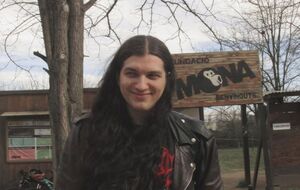 Син Білик – барабанщик