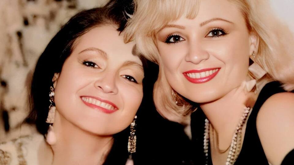 Фото сестер Ротару опубликовали фаны ее младшей сестры Аурики (на фото справа)