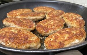 Котлети вийдуть дуже соковитими