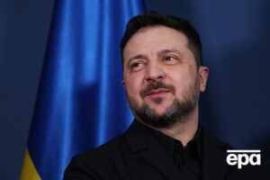 Зеленский анонсировал выплаты по 1,5 тыс. и кешбэк на горючее