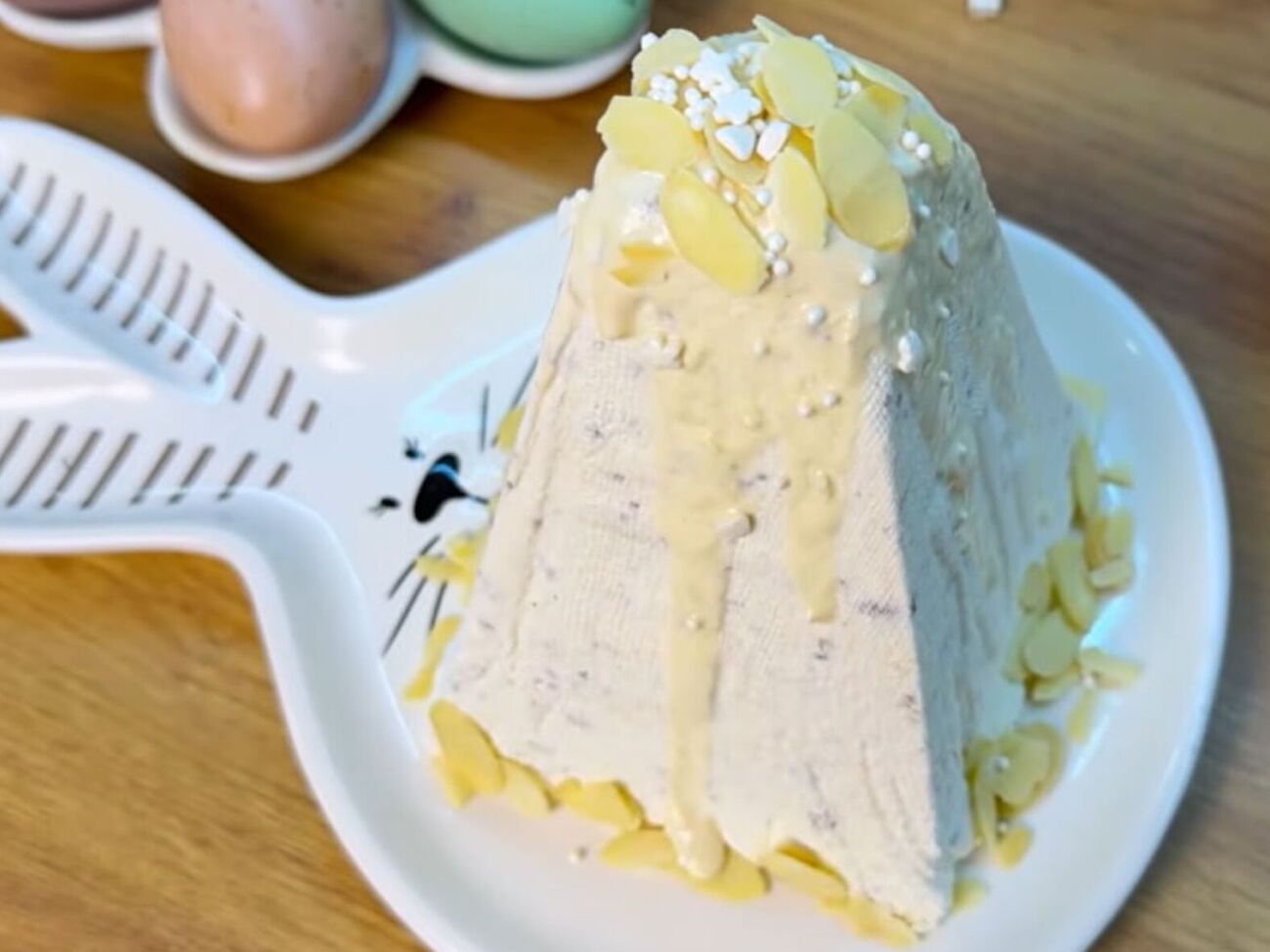 Творожная паска должна настояться в холодильнике 12 часов