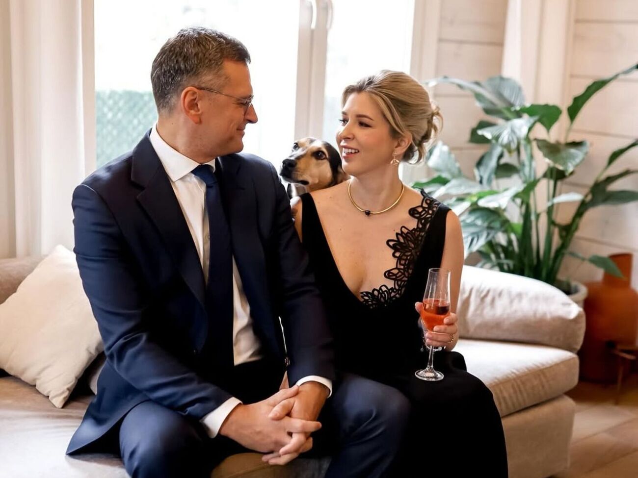 Кулеба й Павелецька живуть в орендованому будинку, а її квартиру здають в оренду