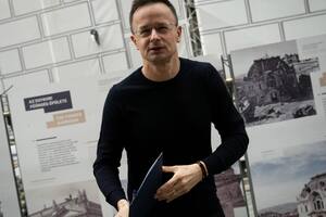 Сийярто заявил, что Венгрия "не подвергнется шантажу украинского президента"