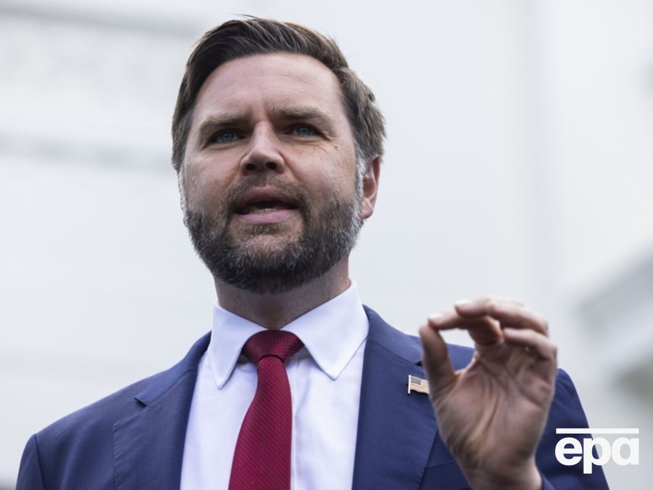 Вэнс прокомментировал внешнюю политику США в отношении РФ и Украины