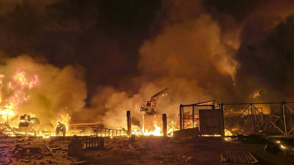 Зазнали пошкоджень багатоповерхівка і приватні будинки