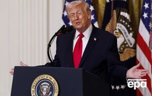 Трамп заявив про знищення цілей на острові Харг