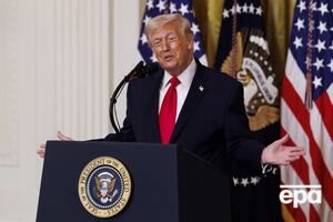 Трамп заявив про знищення цілей на острові Харг