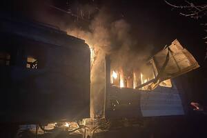 В результате удара по поезду пассажиры не пострадали