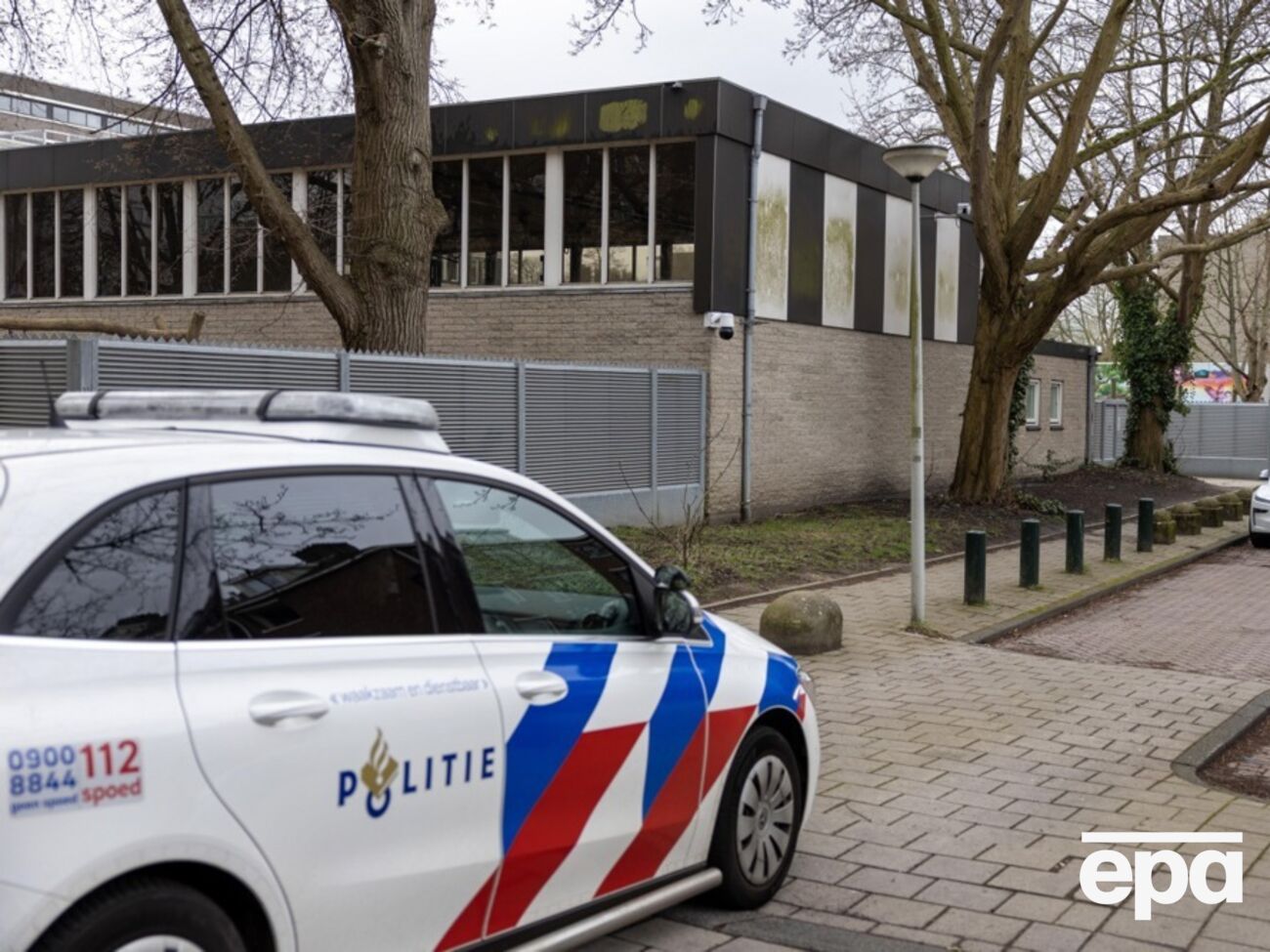 Вибуховий пристрій здетонував біля огорожі будівлі