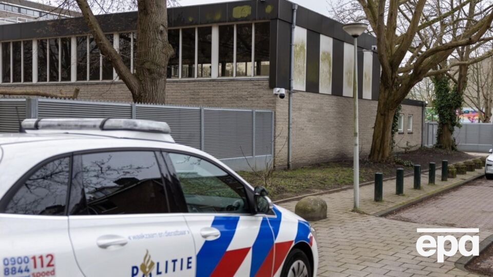 Взрывное устройство сдетонировало у ограды здания