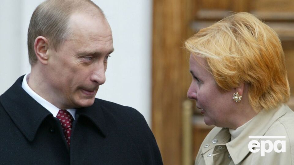По словам бывшей первой леди РФ, она сама больше трех лет бегала за Путиным
