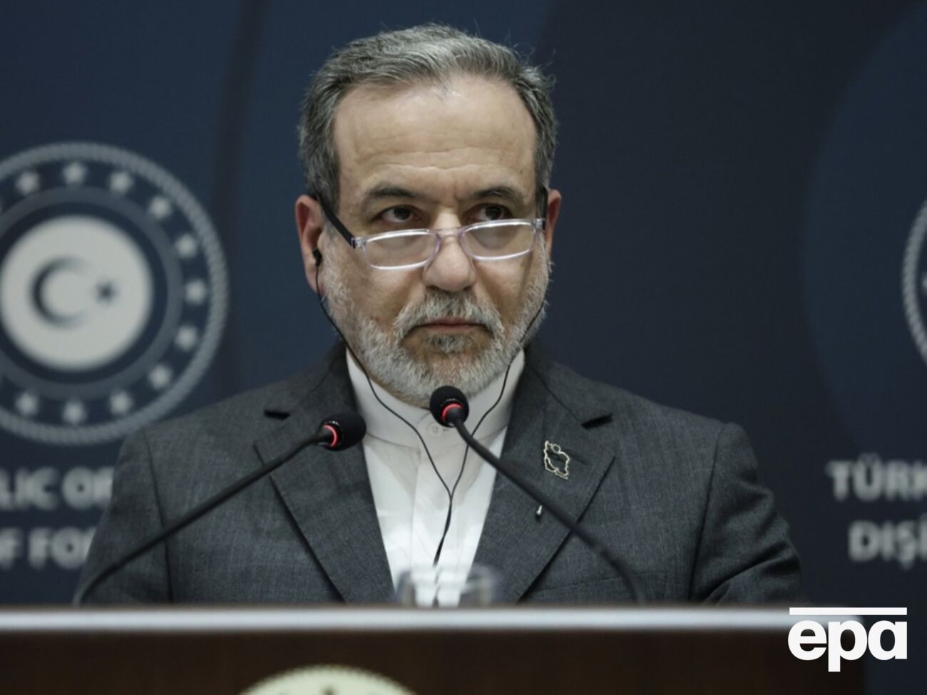 За словами Аракчі, деякі компанії утримуються від проходження через протоку з власних міркувань безпеки