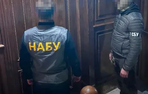 У НАБУ заявляють, що працівник, якого затримали, перебував у Сумах у відрядженні в межах офіційного розслідування