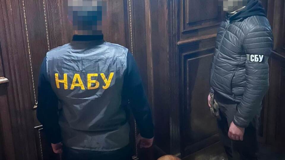 У НАБУ заявляють, що працівник, якого затримали, перебував у Сумах у відрядженні в межах офіційного розслідування