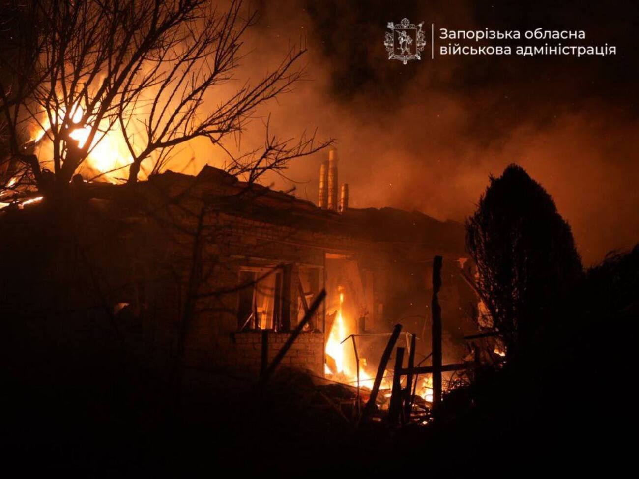 В результате российской атаки на город Запорожье возник масштабный пожар