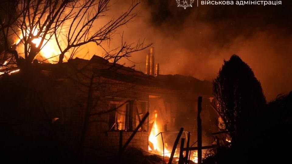 В результате российской атаки на город Запорожье возник масштабный пожар