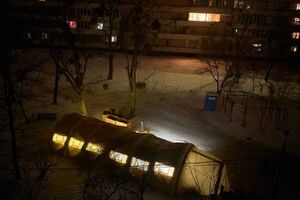 Экспозиция "До світла / Into the Light" работает с 16 марта в книжном магазине "Сенс"