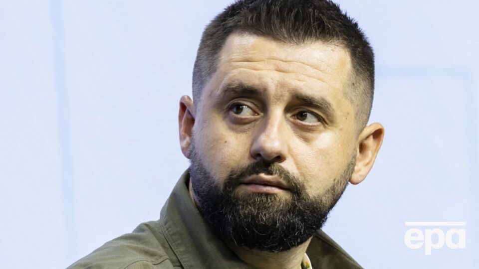 Арахамия: Президент готов проговаривать с парламентом законодательные изменения, позволяющие депутатам быть военнослужащими