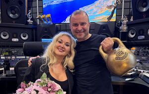 Бужинская: С Виктором мы знакомы очень много лет. Работать с ним легко, потому что он настоящий профессионал