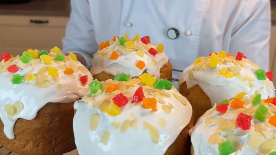 Выпекайте паску 40 минут при 180 °C