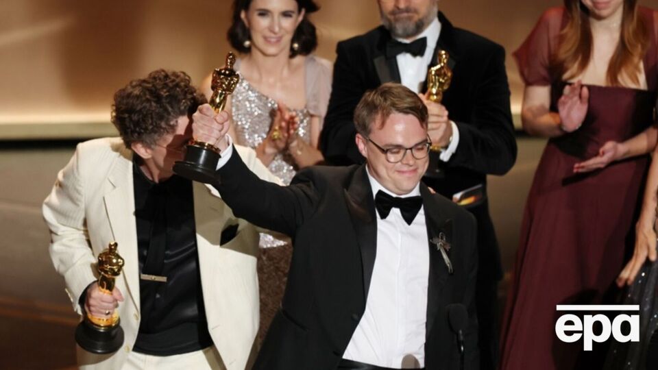 Паленчук подчеркнула, что лента о российской пропаганде продвигает нарратив, что голос "маленького человека" может приобрести резонанс