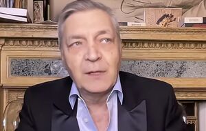 Злидні розминають пальці: у РФ товсте горло, душити її доведеться довго