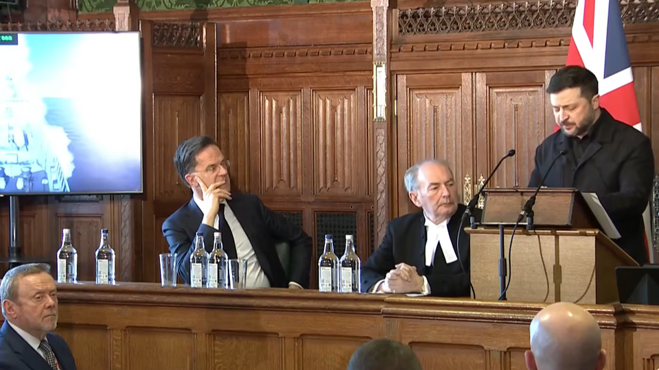 Зеленский выступил с детальной презентацией разработки украинских беспилотников, в том числе морских, перед парламентом Великобритании
