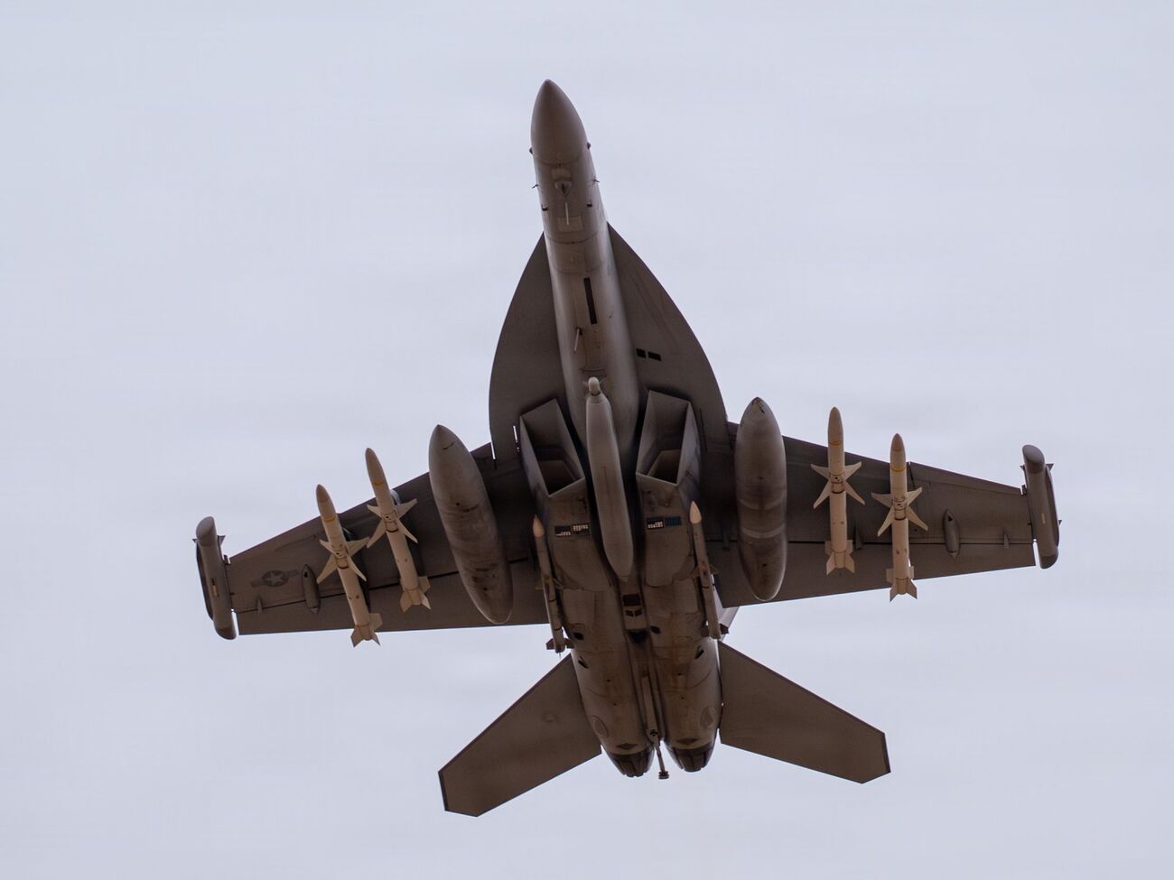 Американцы использовали несколько бомб весом около 2,3 тонны каждая