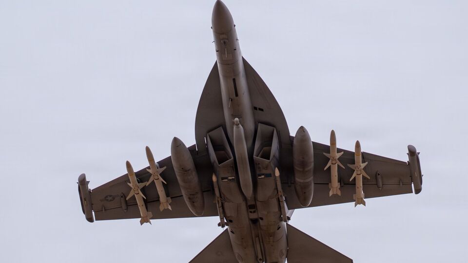 Американцы использовали несколько бомб весом около 2,3 тонны каждая