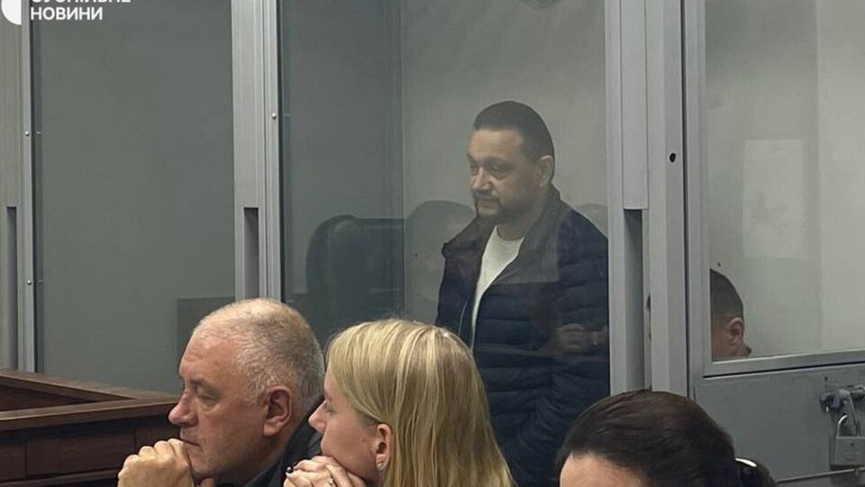 Подозреваемый в госизмене Александр Деркач во время заседания Голосеевского районного суда Киева