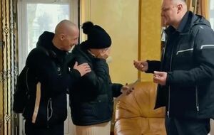 "Труха Україна" и ее основатель Лавриненко приобрели квартиру переселенцам из Лисичанска